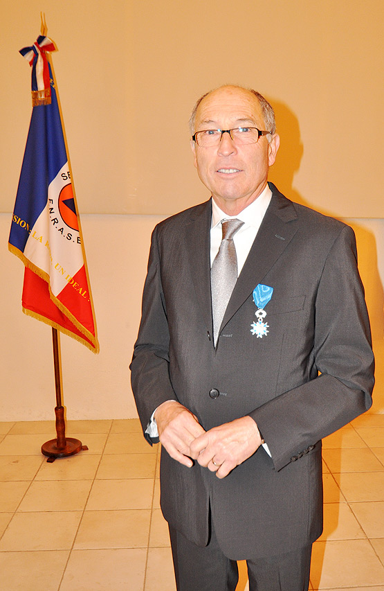 Remise de la médaille de l'Ordre national du Mérite à M. Daniel LUCCI 