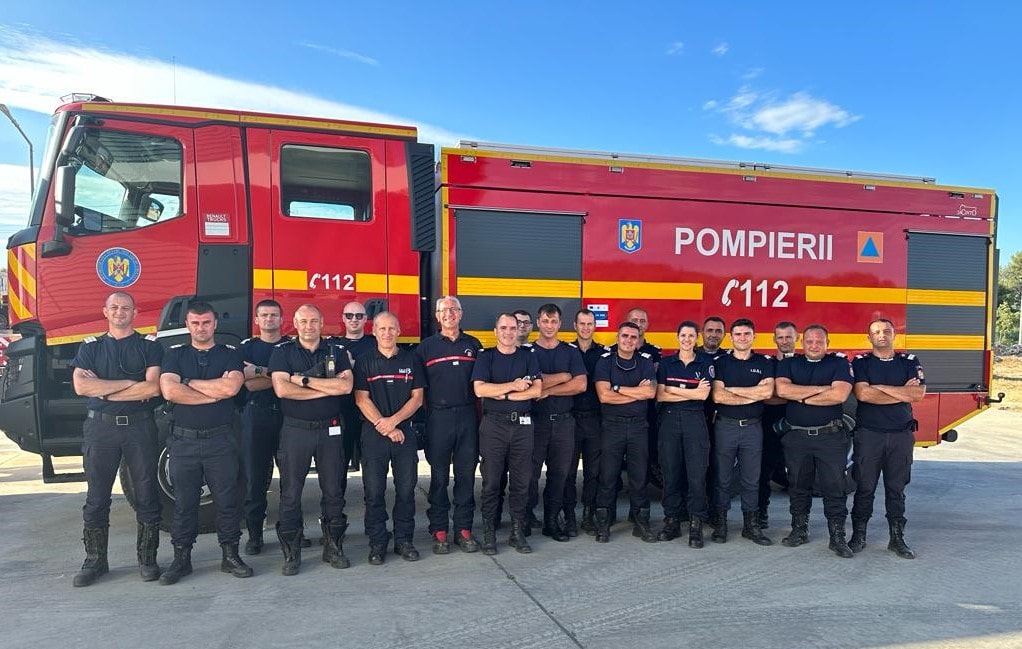 Collaboration Internationale pour la Prévention des Feux de Forêt : L’Équipe Roumaine en Action en France 🌍🔥👨‍🚒